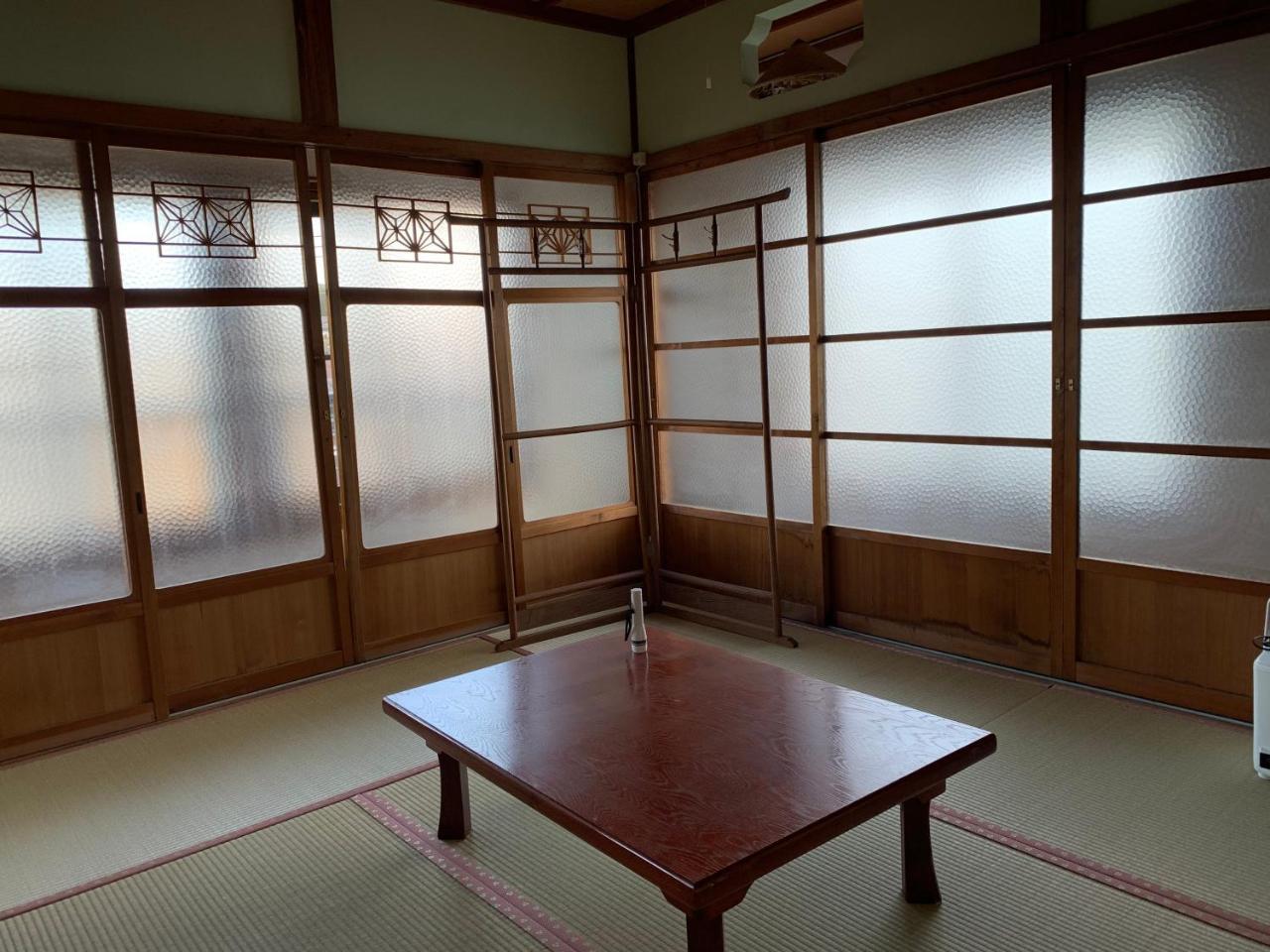Guest Cafe Kuchikumano Hotel Kamitondacho Eksteriør billede